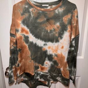 Stylish Tie-Dye Sweatshirt